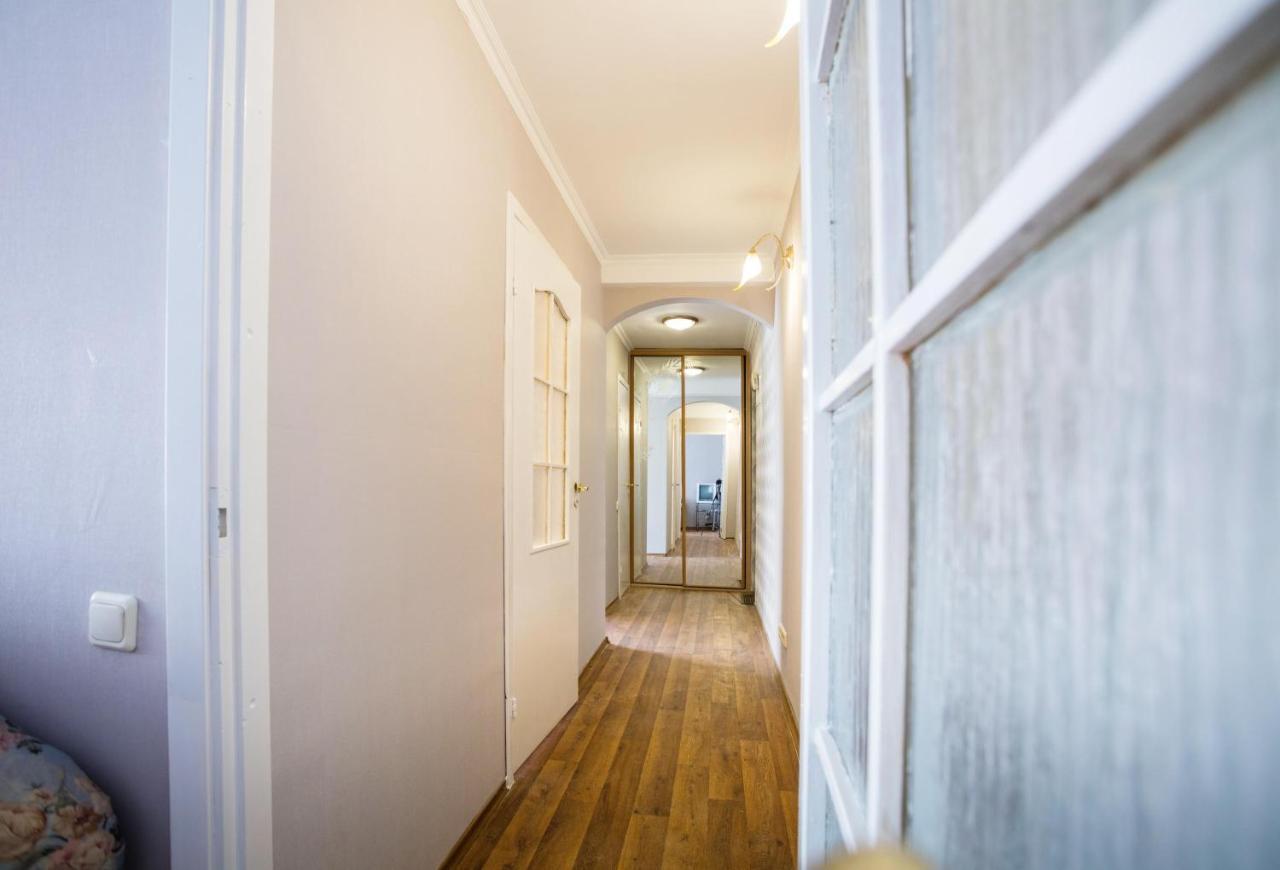 Apartment Near Metro Pecherskaya Kiev Buitenkant foto