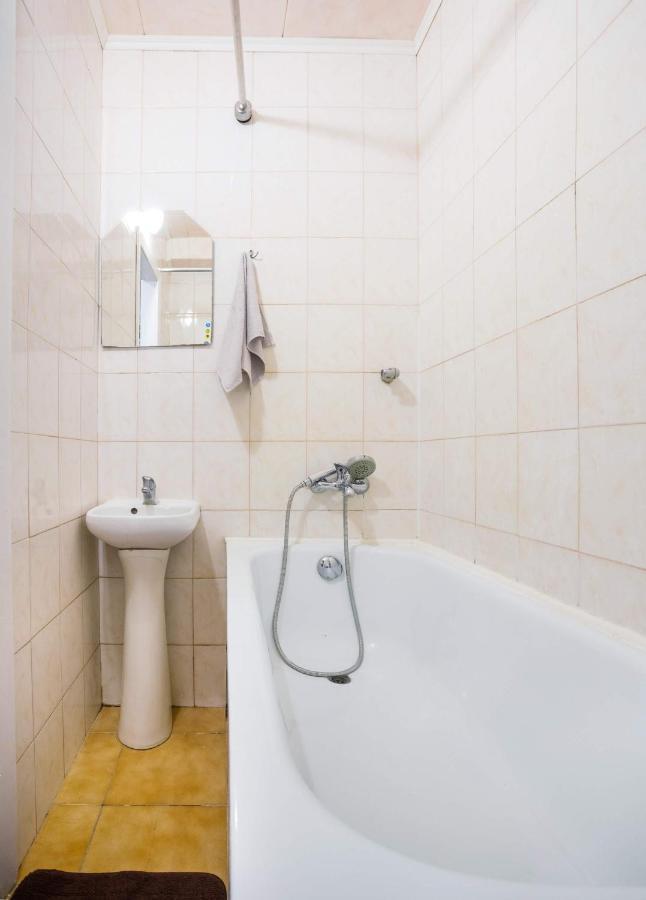 Apartment Near Metro Pecherskaya Kiev Buitenkant foto