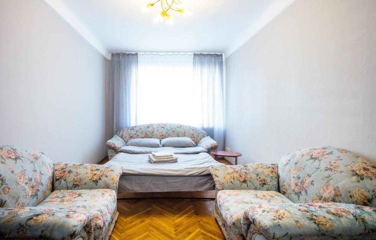 Apartment Near Metro Pecherskaya Kiev Buitenkant foto