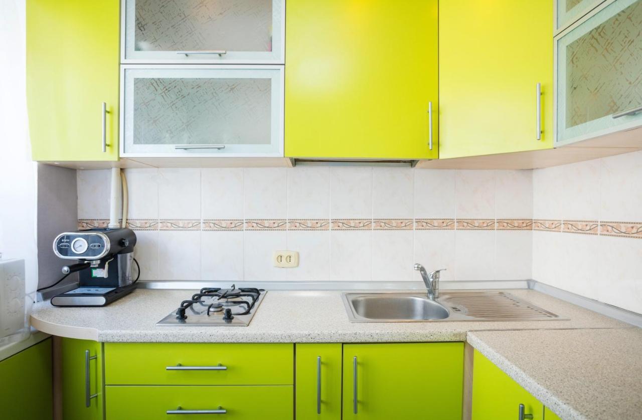 Apartment Near Metro Pecherskaya Kiev Buitenkant foto
